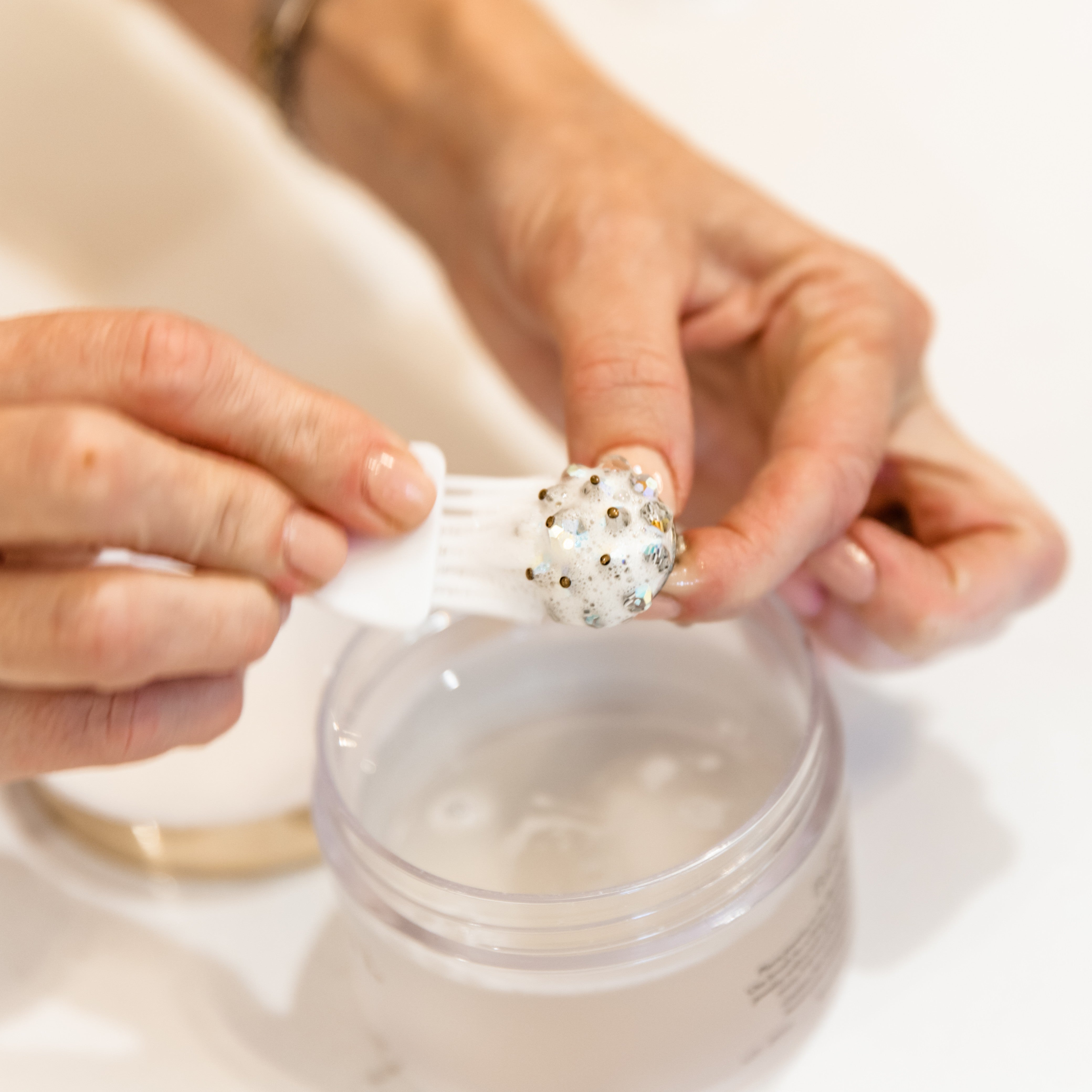 Bauble Bath Jewelry Cleaning Soak